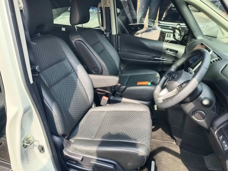 2022 Nissan Serena  HIGH WAY STAR A/T 2022 Nissan Serena  HIGH WAY STAR A/T