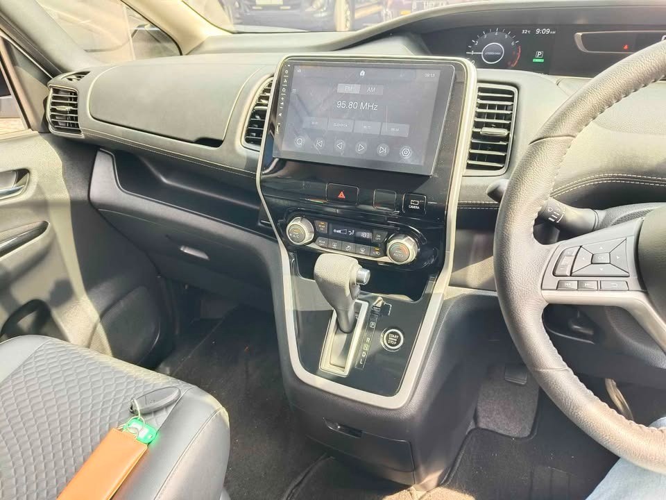 2022 Nissan Serena  HIGH WAY STAR A/T 2022 Nissan Serena  HIGH WAY STAR A/T