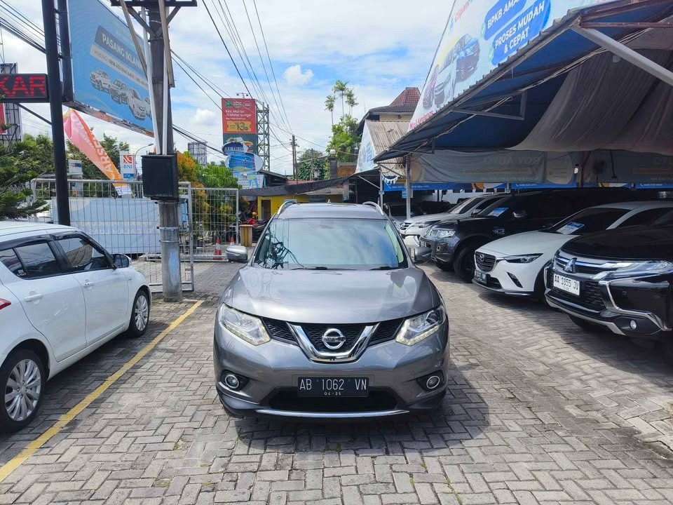 2015 Nissan X-Trail  2.0 A/T 2015 Nissan X-Trail  2.0 A/T