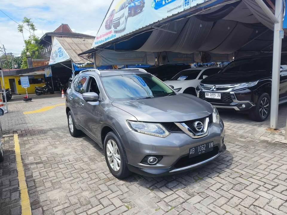 2015 Nissan X-Trail  2.0 A/T 2015 Nissan X-Trail  2.0 A/T