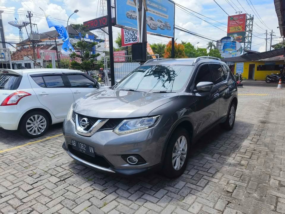2015 Nissan X-Trail  2.0 A/T 2015 Nissan X-Trail  2.0 A/T