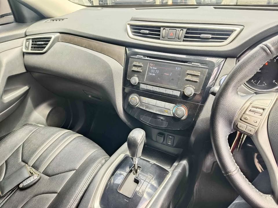 2015 Nissan X-Trail  2.0 A/T 2015 Nissan X-Trail  2.0 A/T