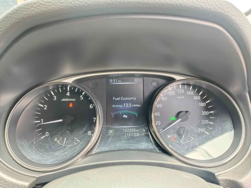 2015 Nissan X-Trail  2.0 A/T 2015 Nissan X-Trail  2.0 A/T