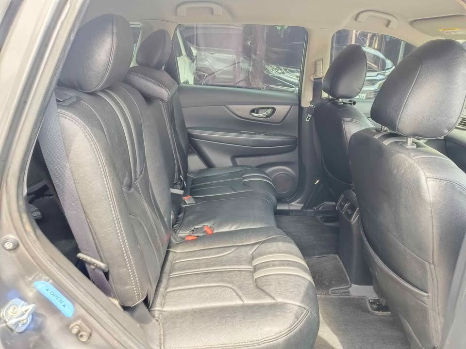 2015 Nissan X-Trail  2.0 A/T 2015 Nissan X-Trail  2.0 A/T