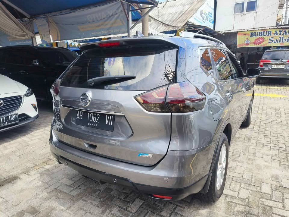 2015 Nissan X-Trail  2.0 A/T 2015 Nissan X-Trail  2.0 A/T