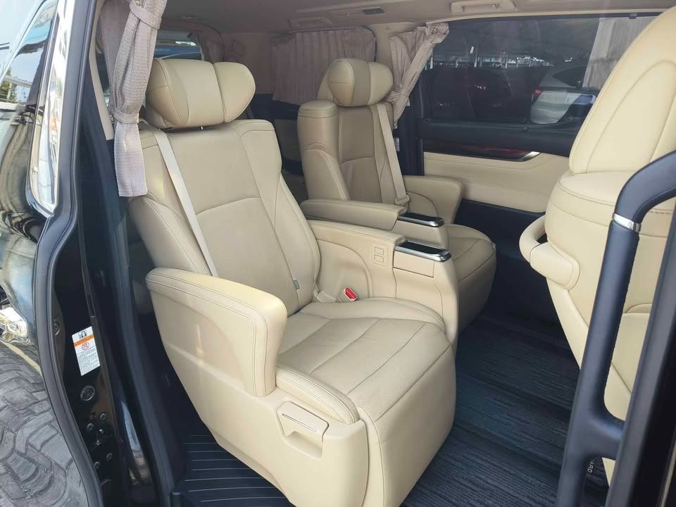 2017 Toyota Alphard  2.4 G 2017 Toyota Alphard  2.4 G