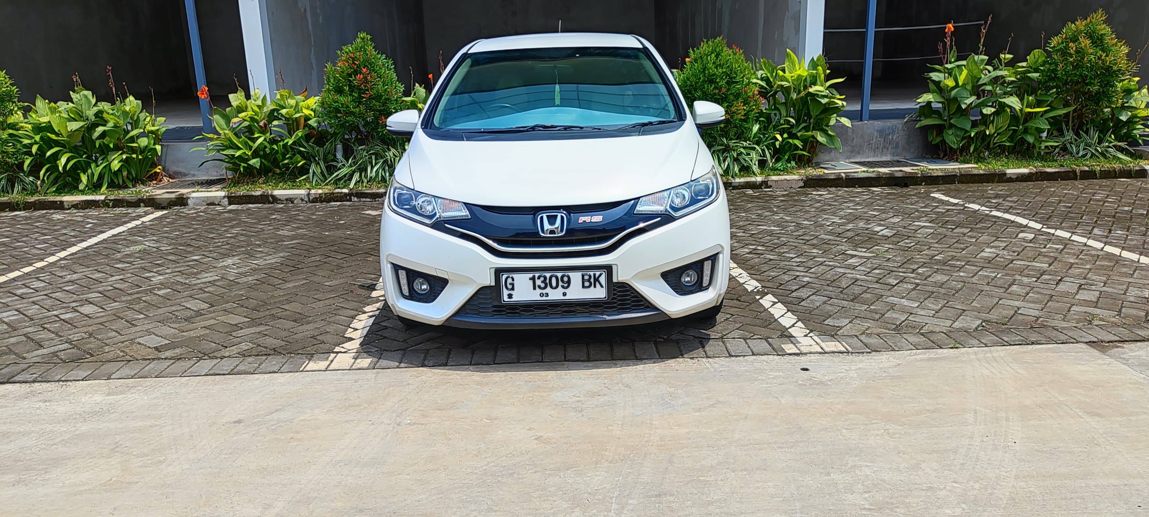 Second Hand 2014 Honda Jazz  RS MT Second Hand 2014 Honda Jazz  RS MT