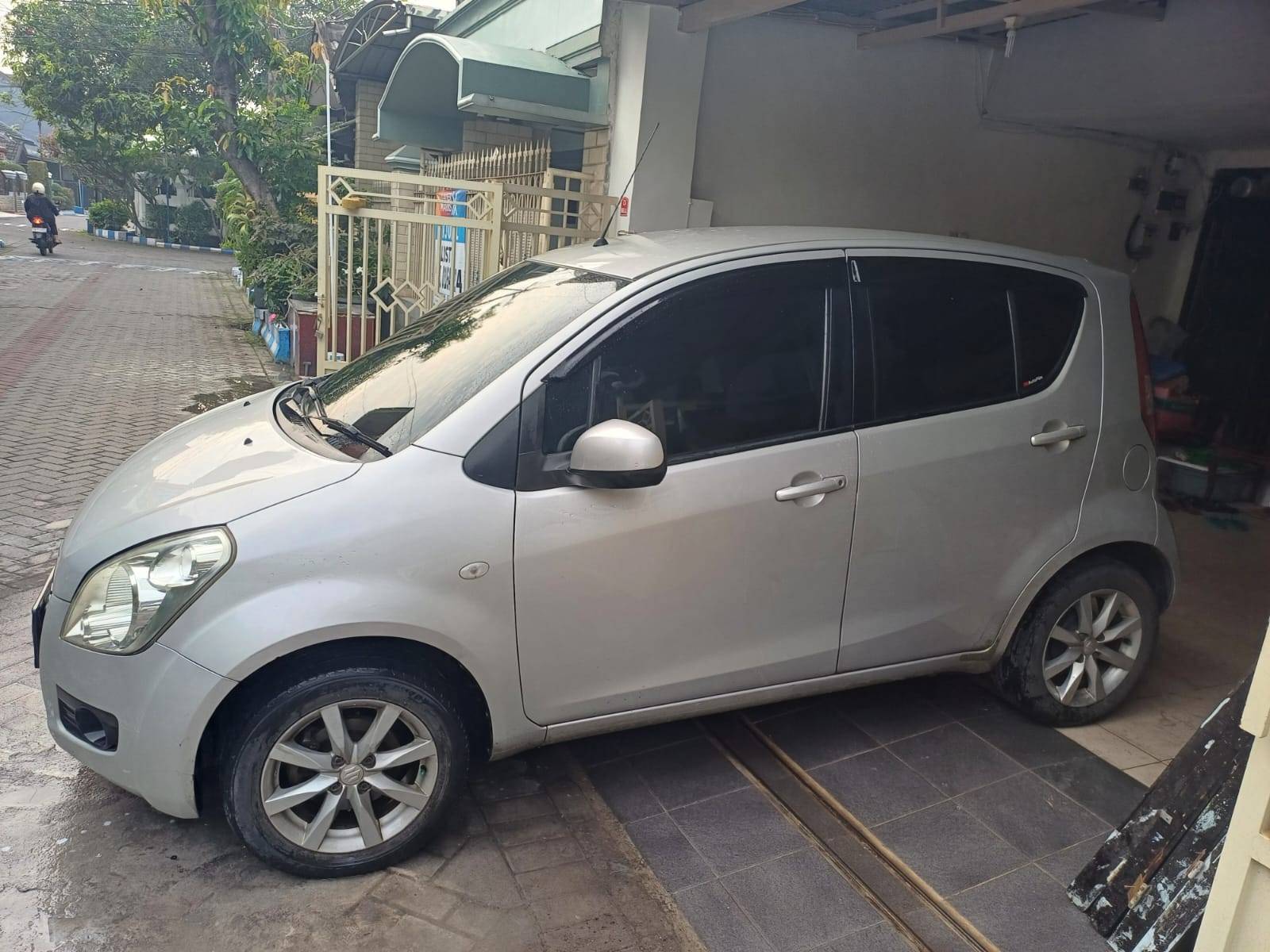 2010 Suzuki Splash GL 1.2L MT 2010 Suzuki Splash GL 1.2L MT