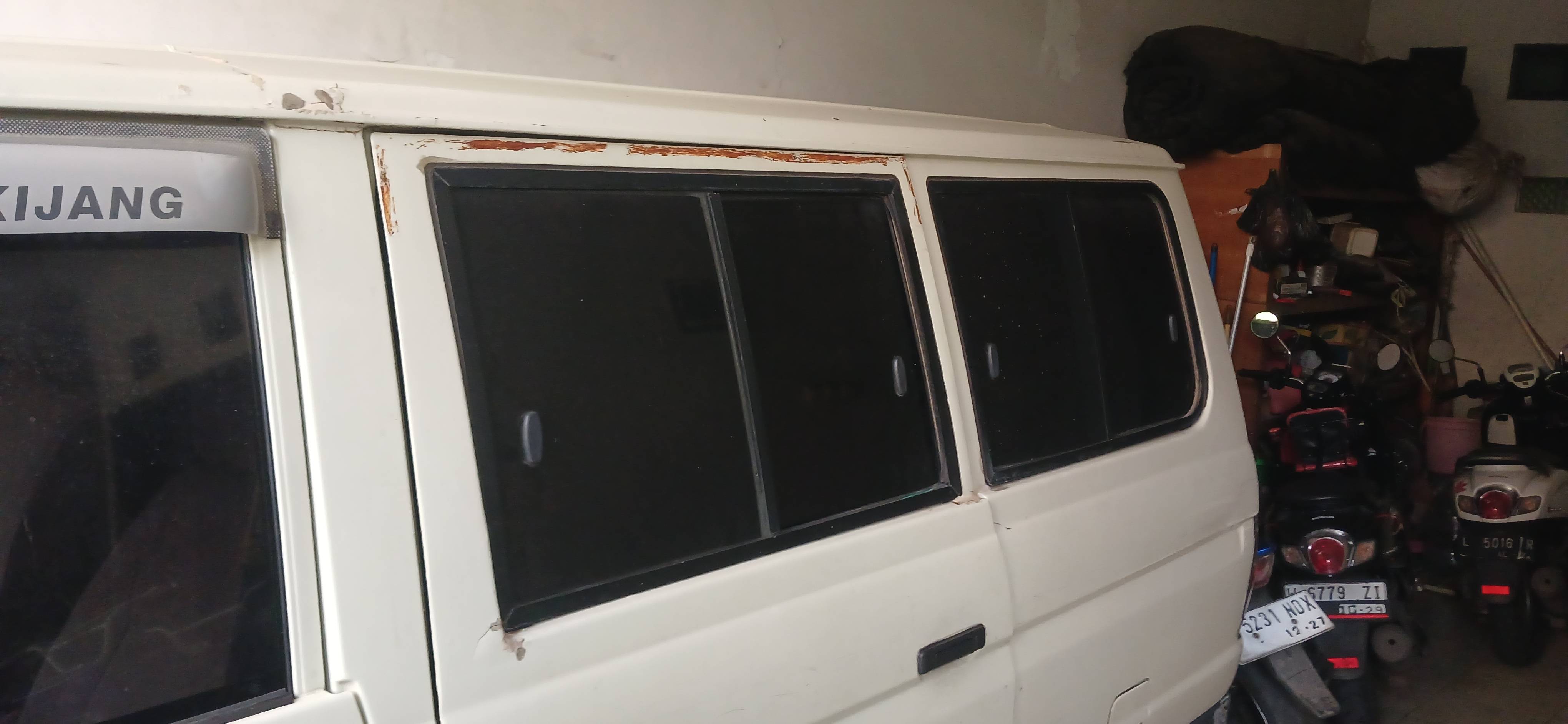 2000 Toyota Kijang  1.5L MPV Minivans 2000 Toyota Kijang  1.5L MPV Minivans