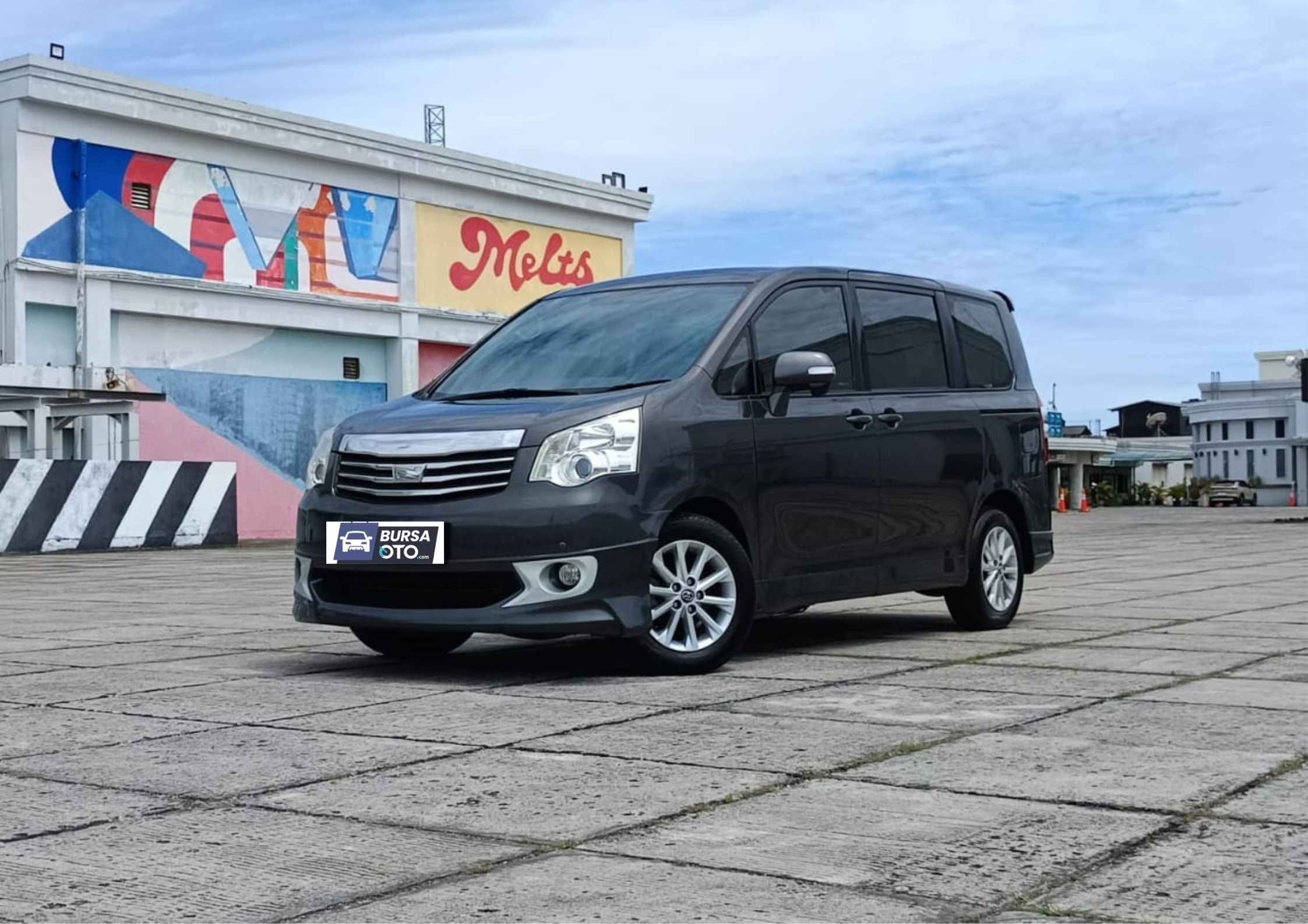 2013 Toyota NAV1 2013 Toyota NAV1