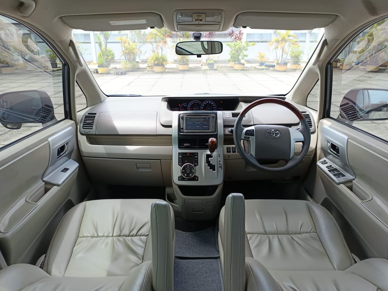 2013 Toyota NAV1 2013 Toyota NAV1