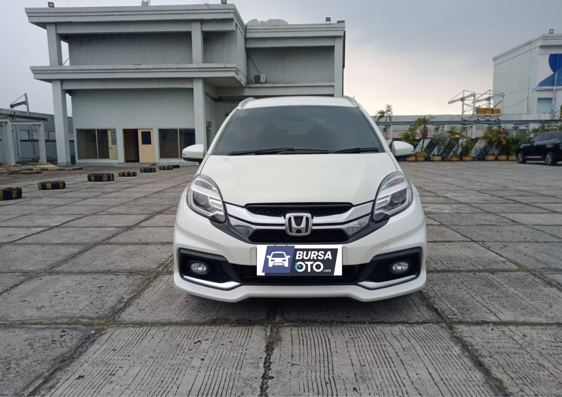 2016 Honda Mobilio  RS CVT Bekas 2016 Honda Mobilio  RS CVT Bekas