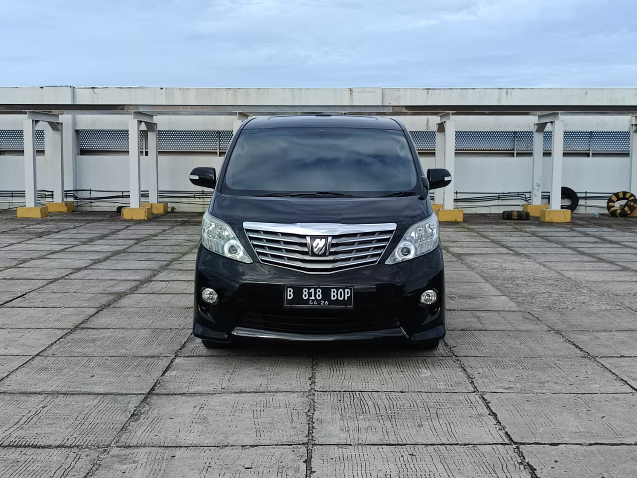 2011 Toyota Alphard Bekas 2011 Toyota Alphard Bekas