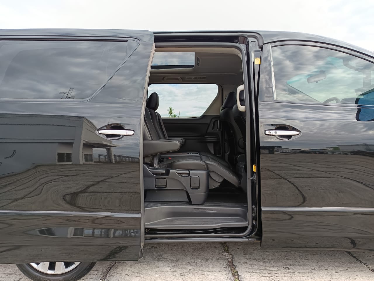 2011 Toyota Alphard 2011 Toyota Alphard