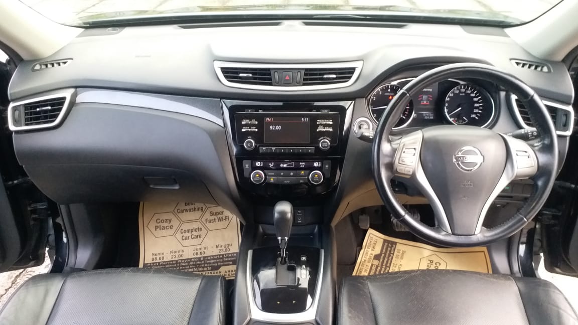 2015 Nissan X Trail  2.5 CVT 2015 Nissan X Trail  2.5 CVT