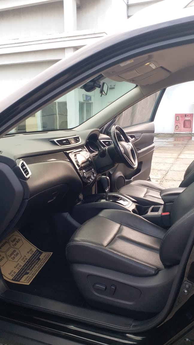 2015 Nissan X Trail  2.5 CVT 2015 Nissan X Trail  2.5 CVT