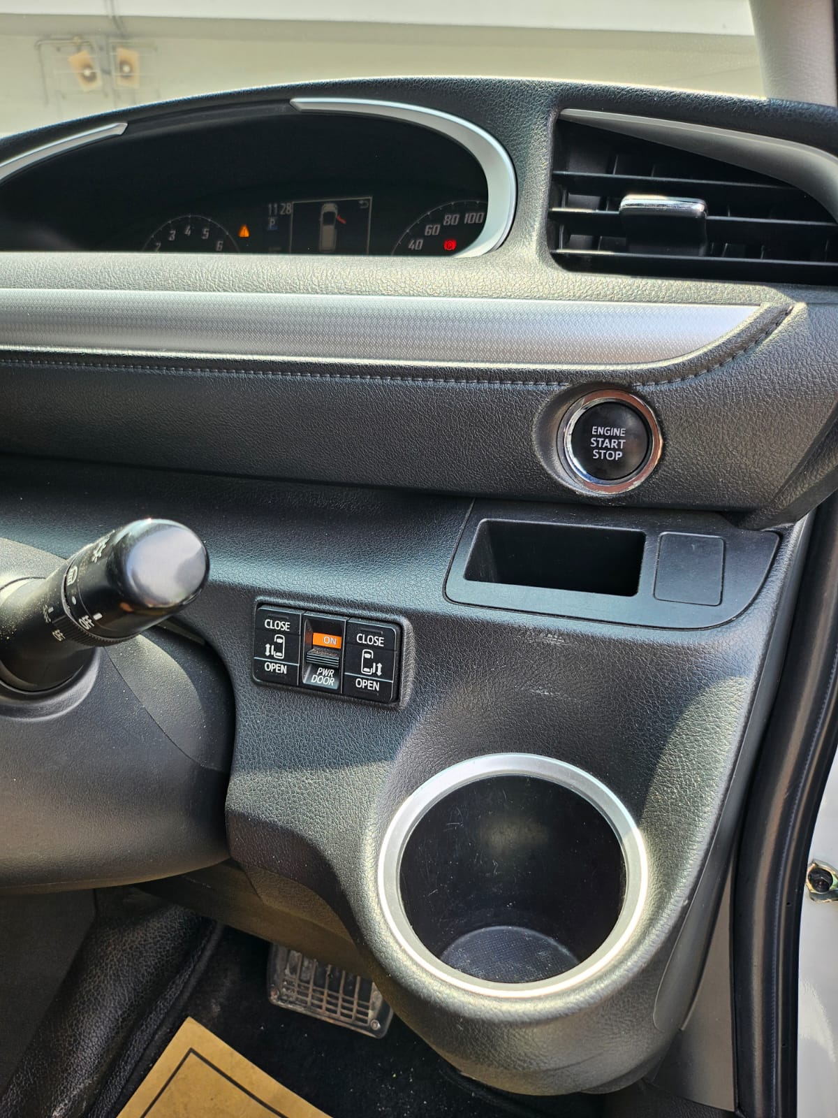 2017 Toyota Sienta 2017 Toyota Sienta