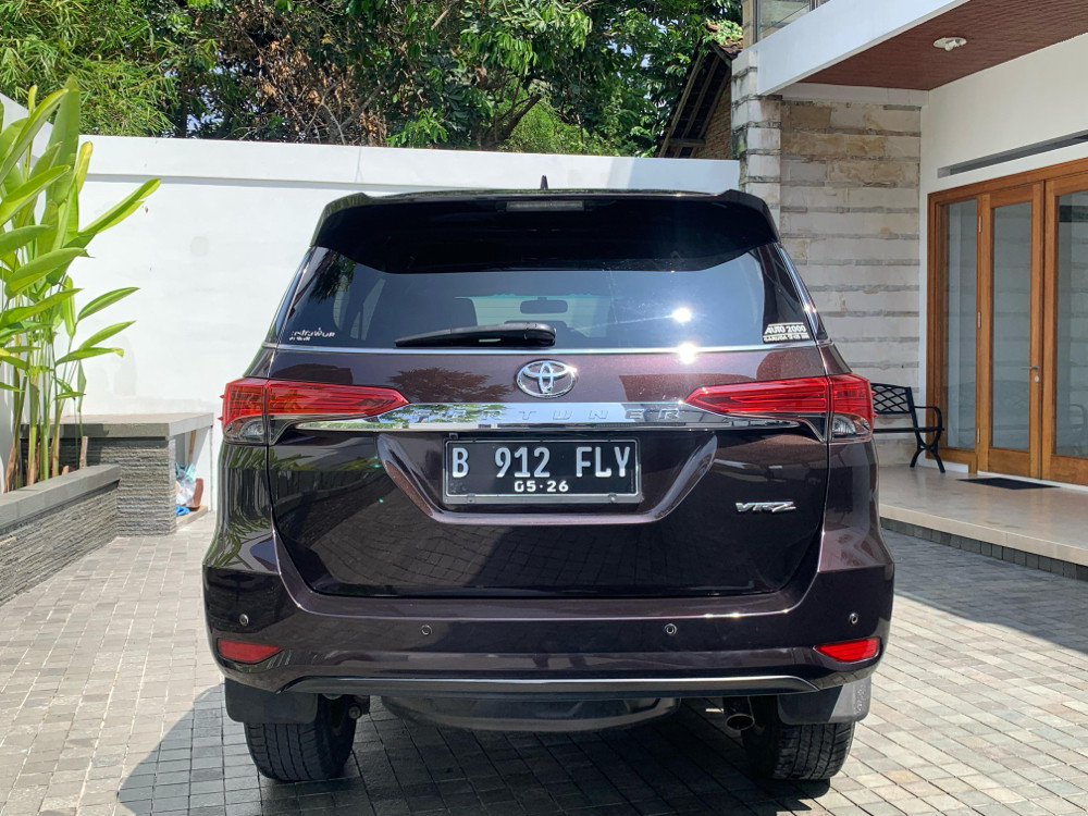 2016 Toyota Fortuner 2.4 VRZ AT 2016 Toyota Fortuner 2.4 VRZ AT