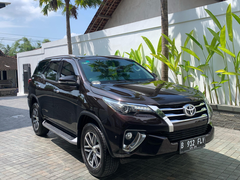 2016 Toyota Fortuner 2.4 VRZ AT 2016 Toyota Fortuner 2.4 VRZ AT