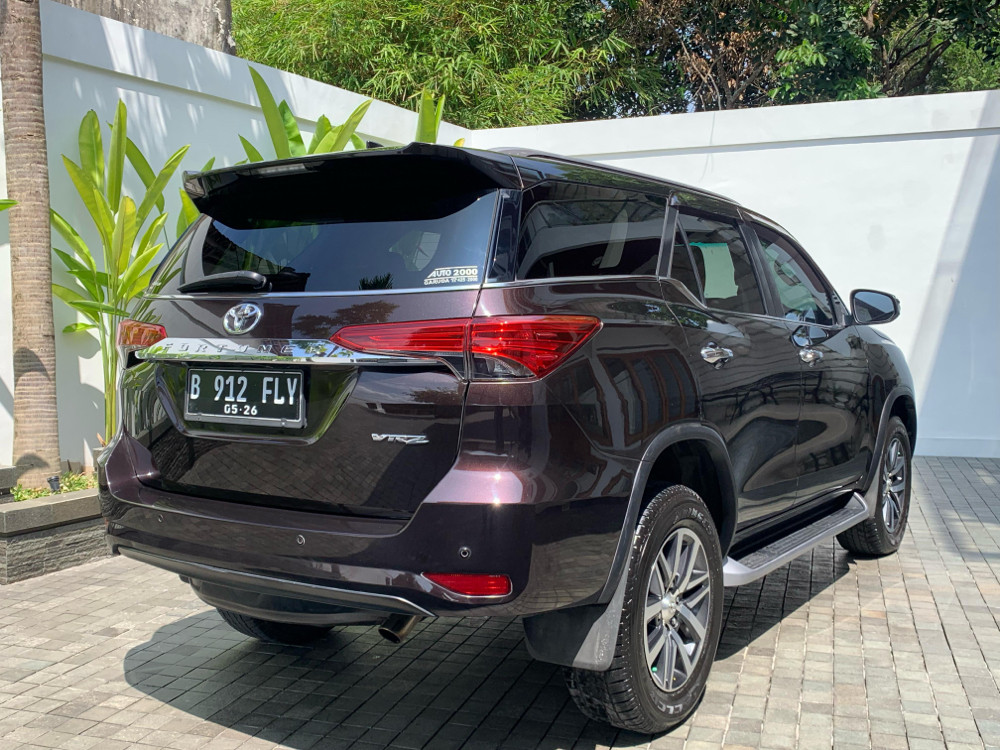 2016 Toyota Fortuner 2.4 VRZ AT 2016 Toyota Fortuner 2.4 VRZ AT