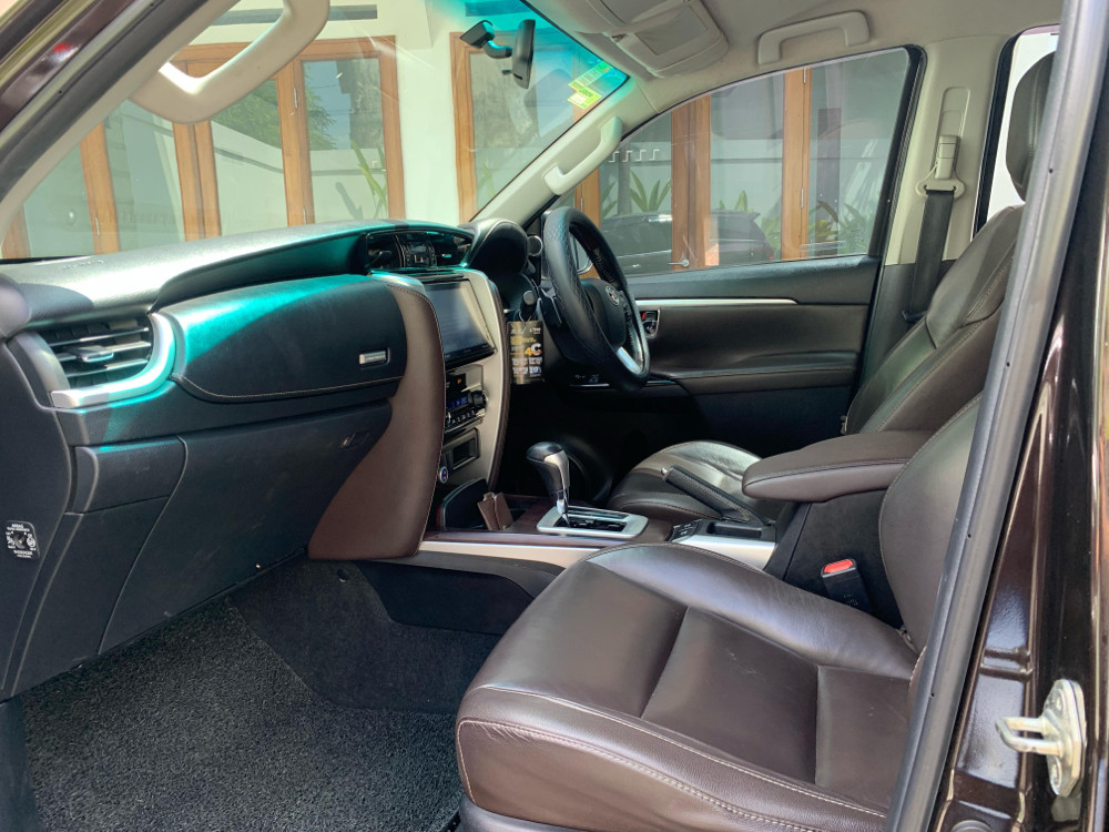 2016 Toyota Fortuner 2.4 VRZ AT 2016 Toyota Fortuner 2.4 VRZ AT