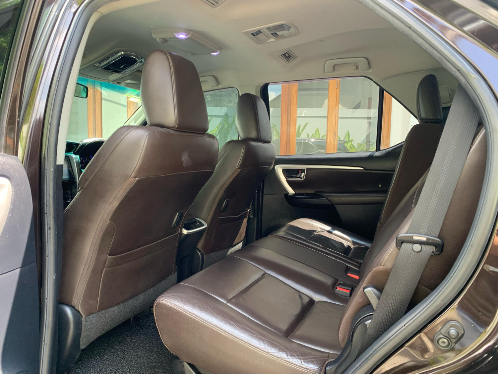 2016 Toyota Fortuner 2.4 VRZ AT 2016 Toyota Fortuner 2.4 VRZ AT