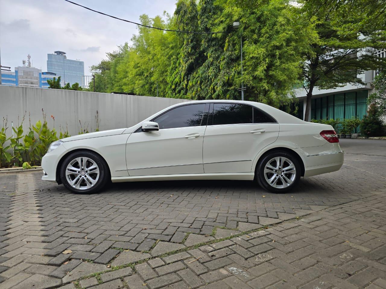 2010 Mercedes Benz E-Class  300 AT CKD 2010 Mercedes Benz E-Class  300 AT CKD