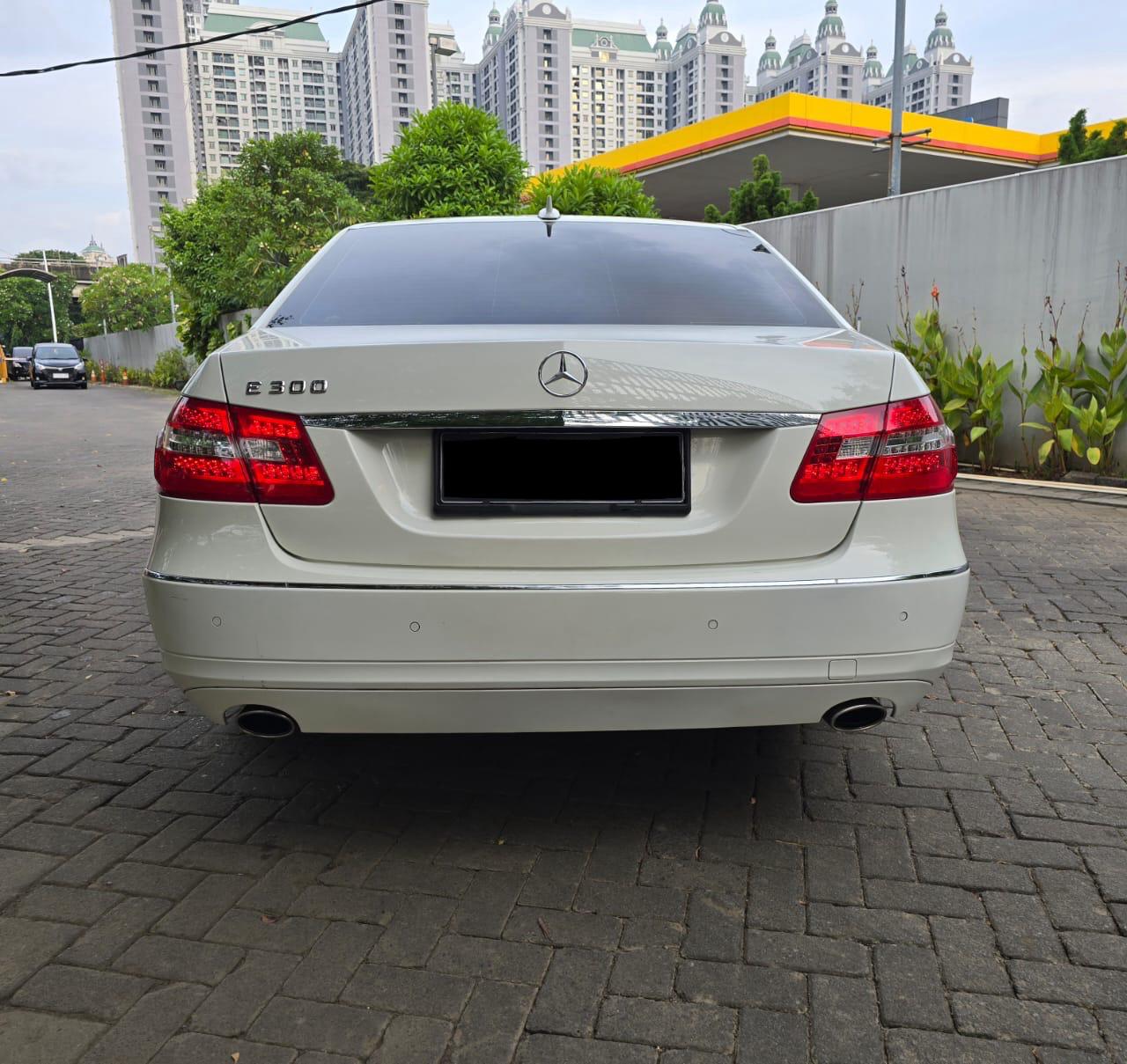 2010 Mercedes Benz E-Class  300 AT CKD 2010 Mercedes Benz E-Class  300 AT CKD