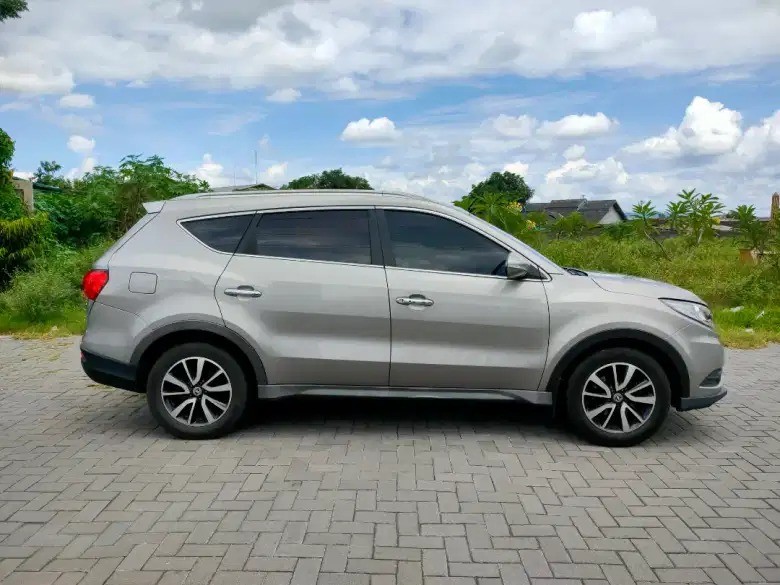 2018 DFSK Glory 580 1.5T LUXURY CVT 2018 DFSK Glory 580 1.5T LUXURY CVT