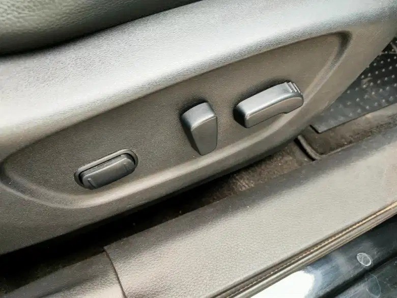 2016 Nissan X Trail 2.5L CVT AT 2016 Nissan X Trail 2.5L CVT AT