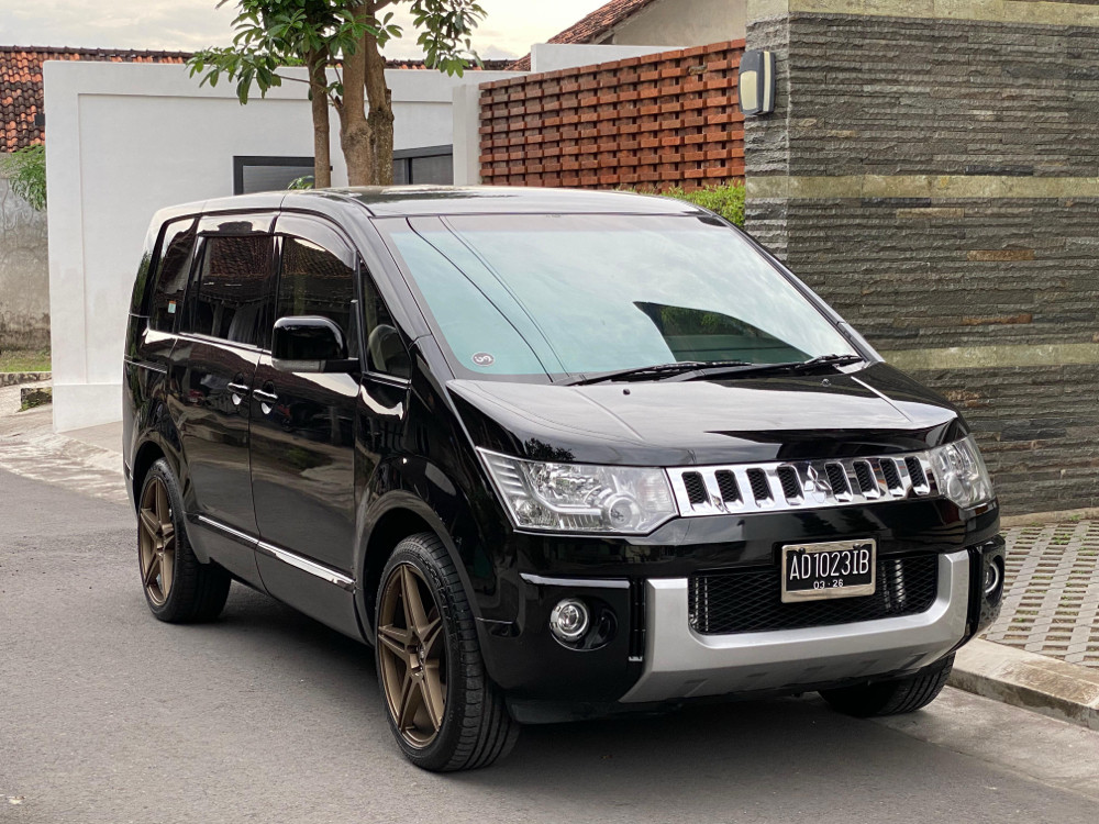 2014 Mitsubishi Delica 2.0 D5 AT 2014 Mitsubishi Delica 2.0 D5 AT
