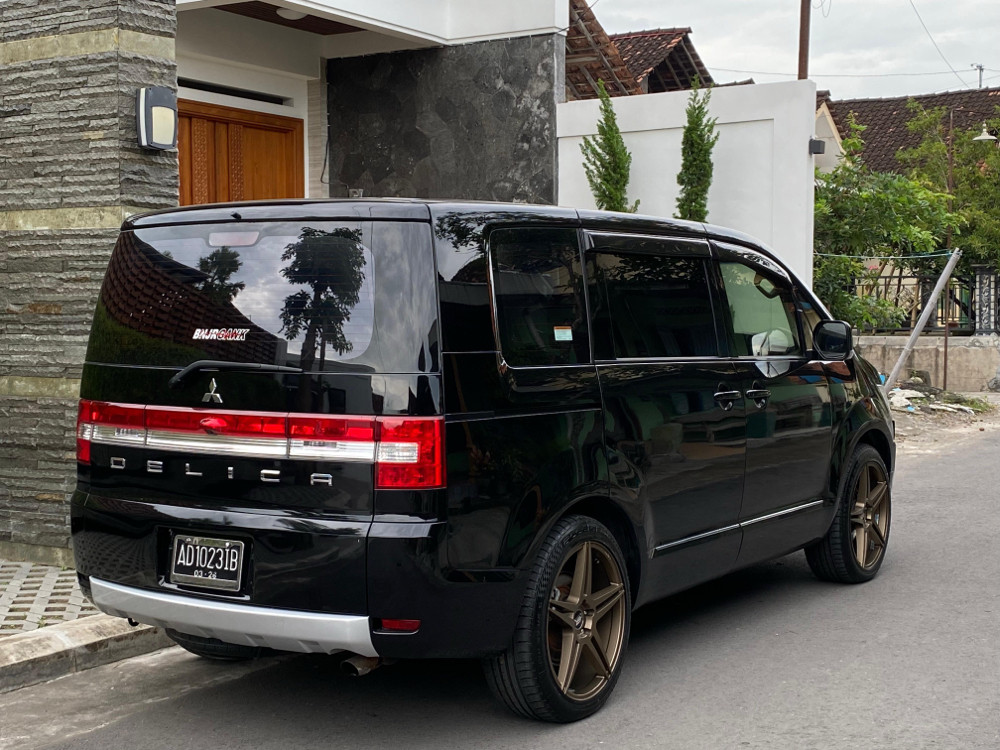 2014 Mitsubishi Delica 2.0 D5 AT 2014 Mitsubishi Delica 2.0 D5 AT