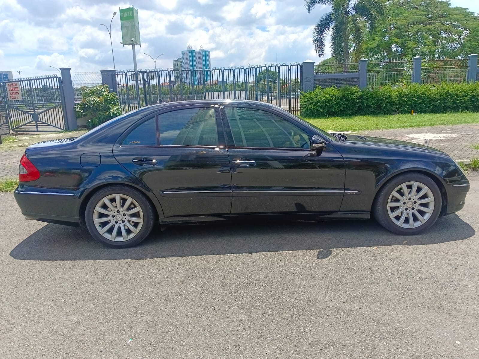 2008 Mercedes Benz E-Class 2008 Mercedes Benz E-Class