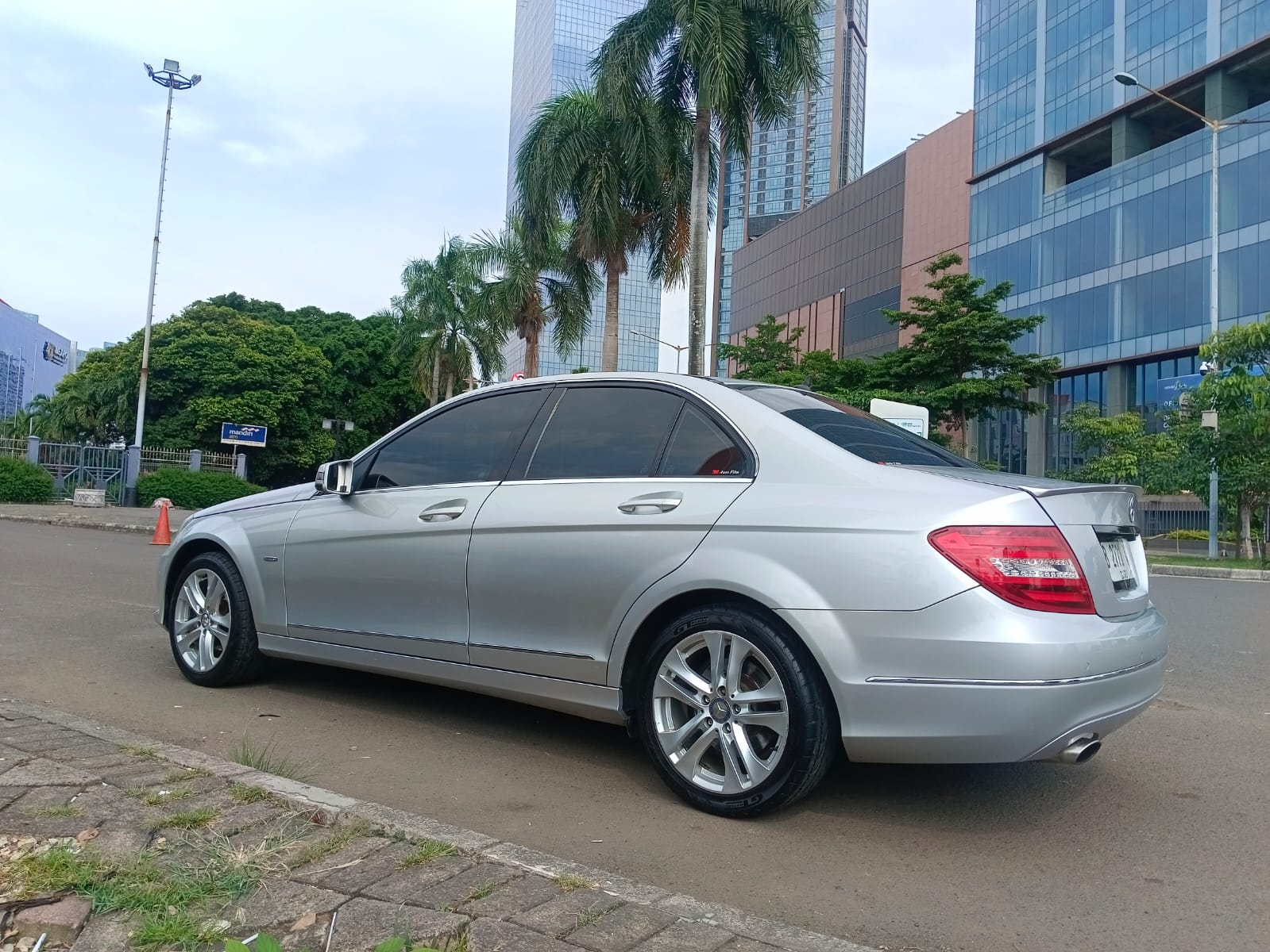 2011 Mercedes Benz C-Class Sedan C 200 Avantgarde Line 2011 Mercedes Benz C-Class Sedan C 200 Avantgarde Line