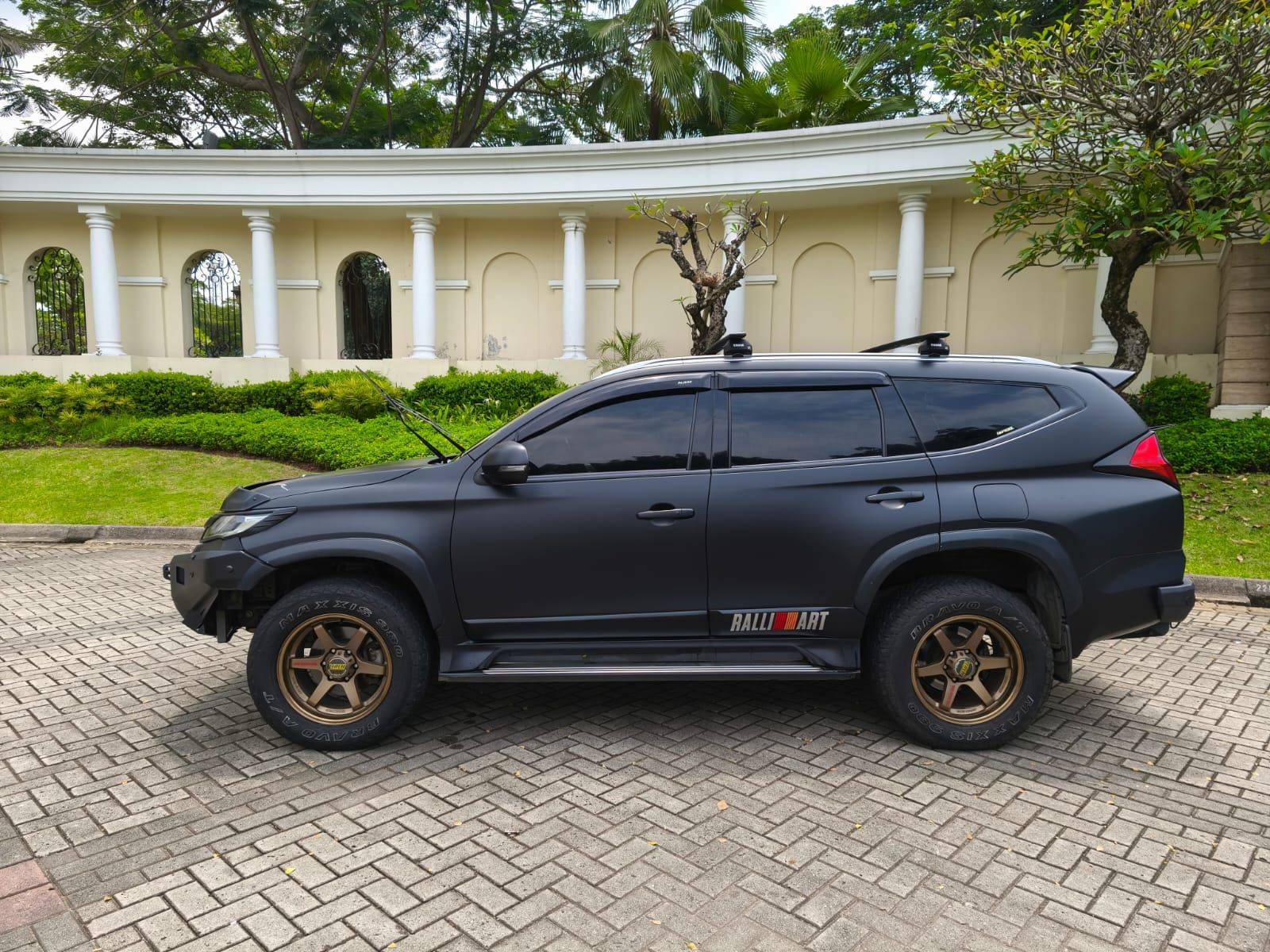 2019 Mitsubishi Pajero Sport Dakar AT 4x2 2019 Mitsubishi Pajero Sport Dakar AT 4x2