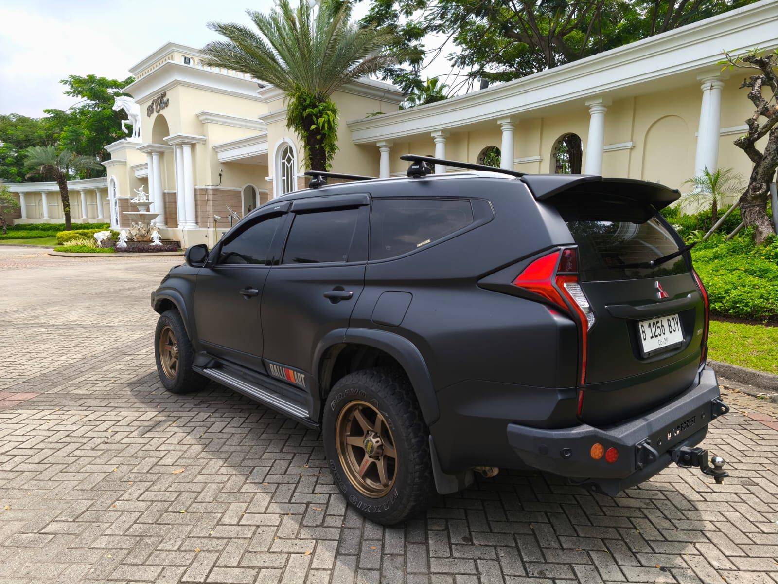 2019 Mitsubishi Pajero Sport Dakar AT 4x2 2019 Mitsubishi Pajero Sport Dakar AT 4x2