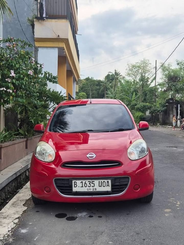 Second Hand 2011 Nissan March  1.2 AT Second Hand 2011 Nissan March  1.2 AT