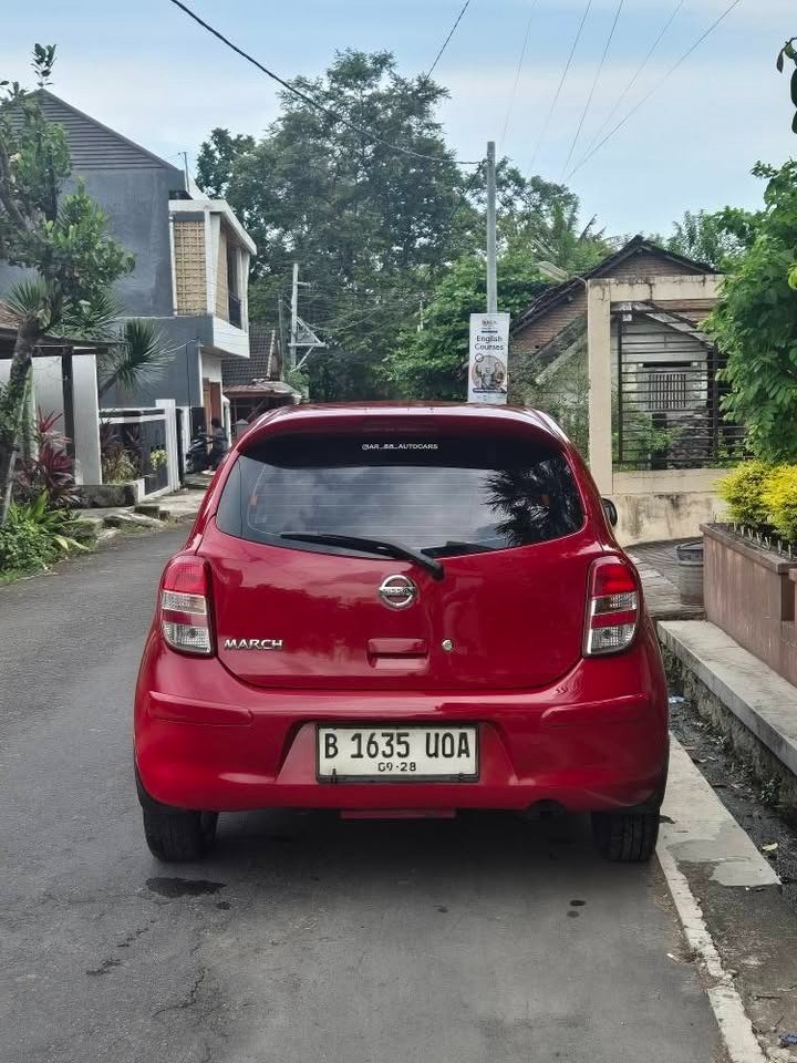 2011 Nissan March  1.2 AT 2011 Nissan March  1.2 AT