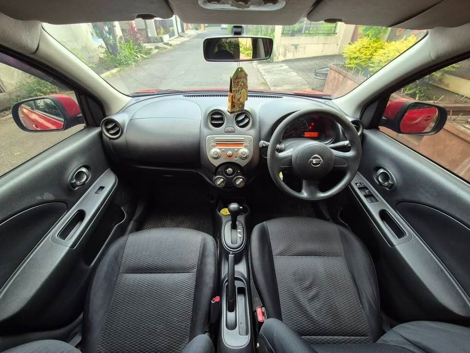 2011 Nissan March  1.2 AT 2011 Nissan March  1.2 AT