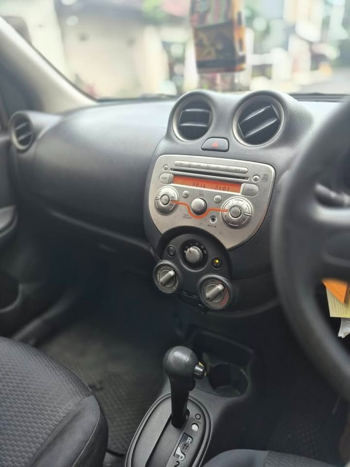 2011 Nissan March  1.2 AT 2011 Nissan March  1.2 AT