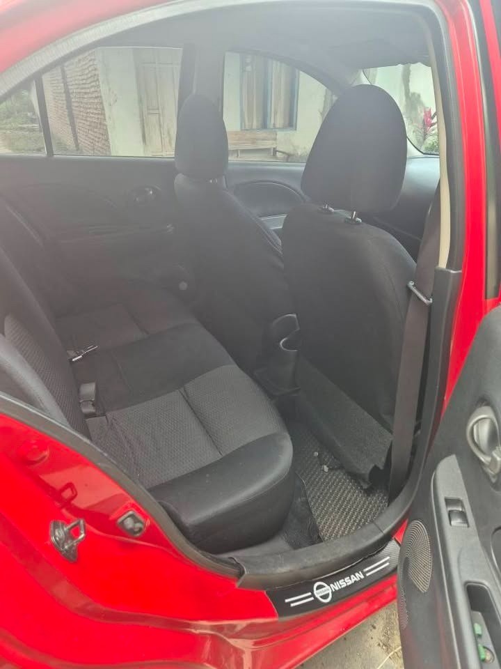 2011 Nissan March  1.2 AT 2011 Nissan March  1.2 AT