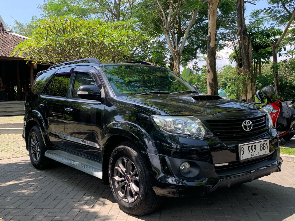 2014 Toyota Fortuner  2.5L G VNT TRD Diesel AT 2014 Toyota Fortuner  2.5L G VNT TRD Diesel AT