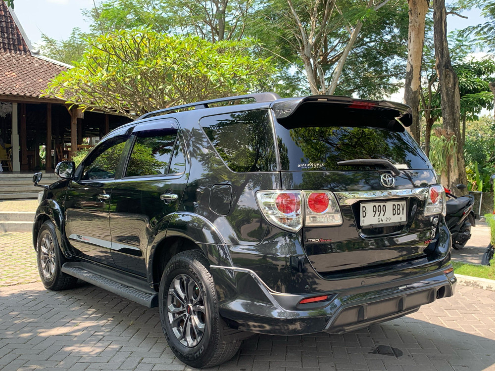 2014 Toyota Fortuner  2.5L G VNT TRD Diesel AT 2014 Toyota Fortuner  2.5L G VNT TRD Diesel AT