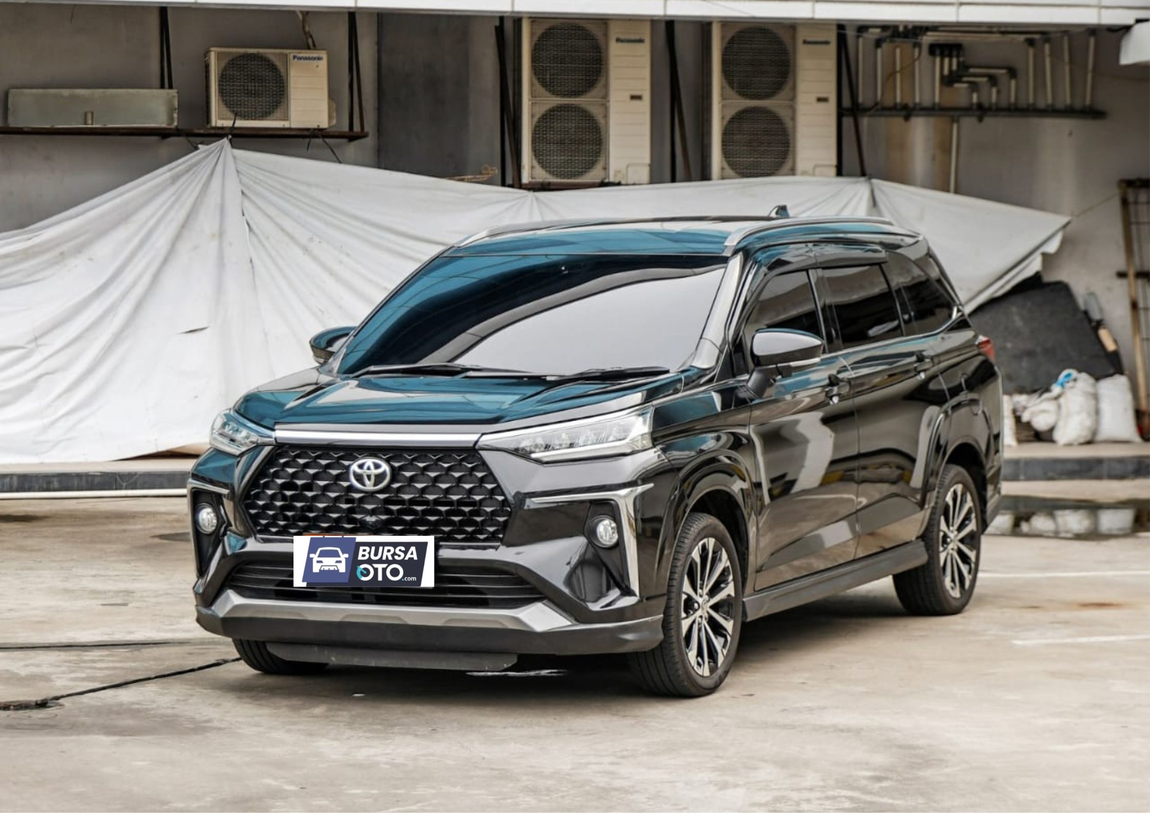 Second Hand 2023 Toyota Veloz Second Hand 2023 Toyota Veloz