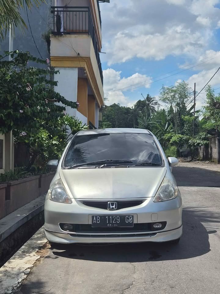 2006 Honda Jazz  V-TEC A/T Bekas 2006 Honda Jazz  V-TEC A/T Bekas