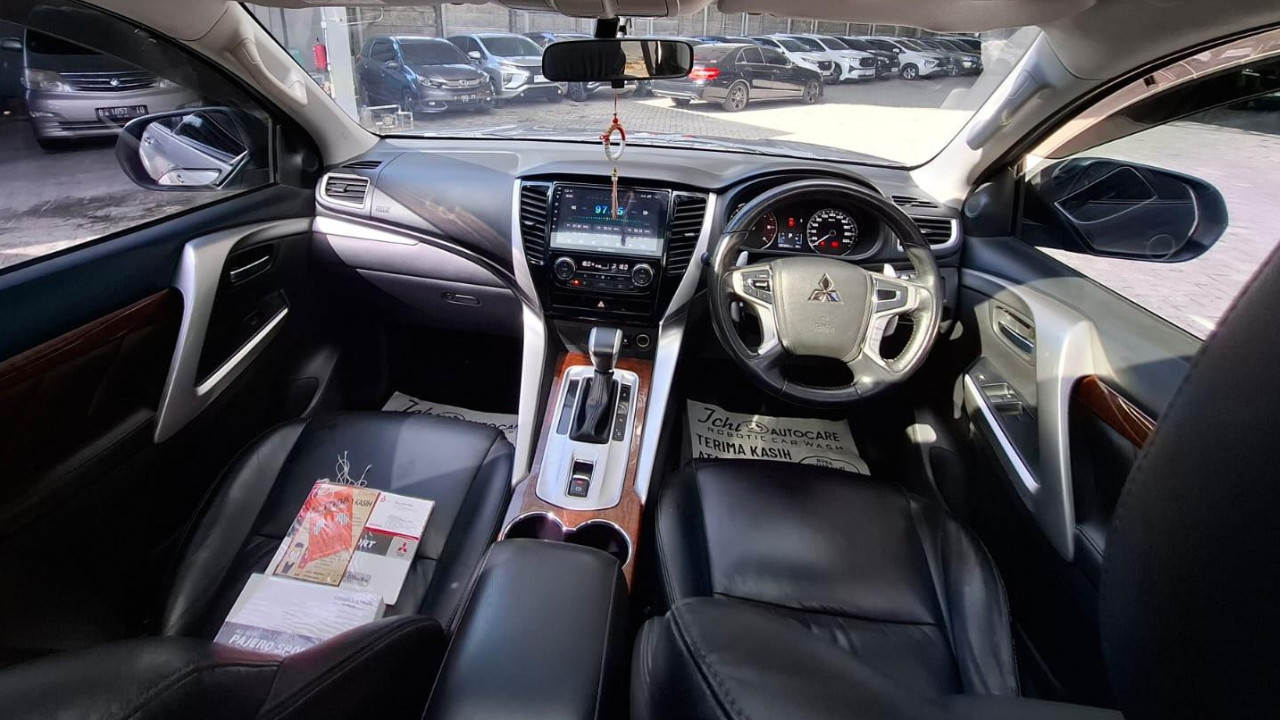 2016 Mitsubishi Pajero Sport Dakar AT 4x2 2016 Mitsubishi Pajero Sport Dakar AT 4x2