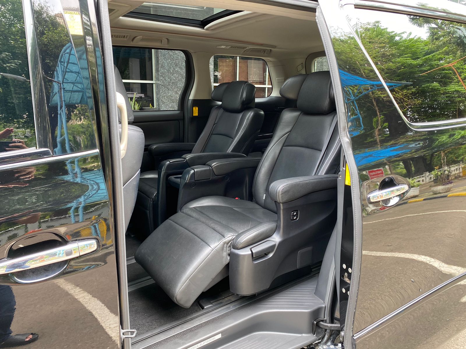 2013 Toyota Vellfire 2013 Toyota Vellfire