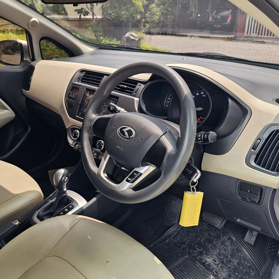 2013 Kia Rio  SE 1.4 2013 Kia Rio  SE 1.4