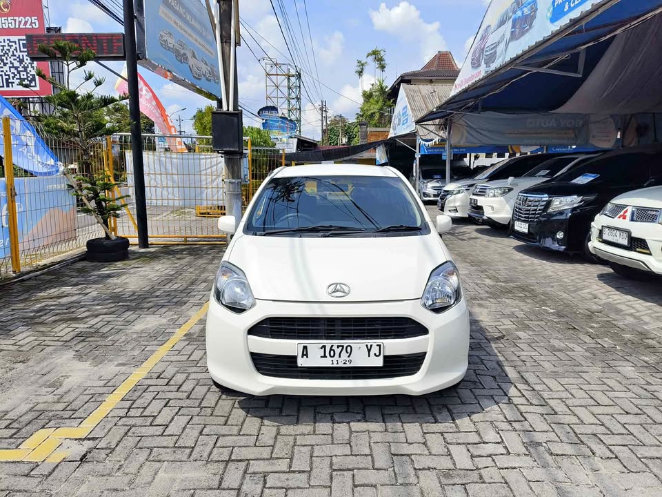 2014 Daihatsu Ayla 1.0L M MT Bekas 2014 Daihatsu Ayla 1.0L M MT Bekas
