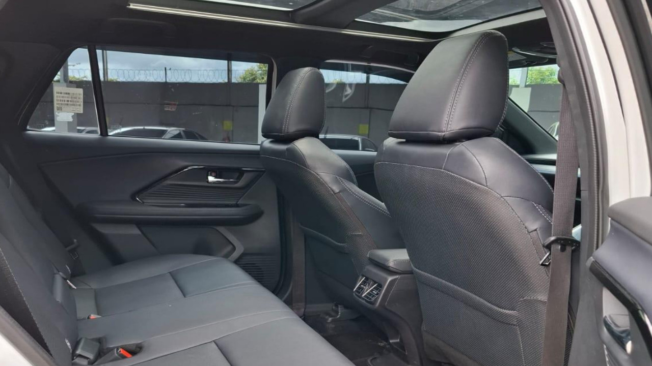 2023 Toyota Yaris Cross 1.5 S HV CVT 2023 Toyota Yaris Cross 1.5 S HV CVT